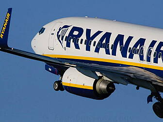 Ryanair profits of €867m in 20...